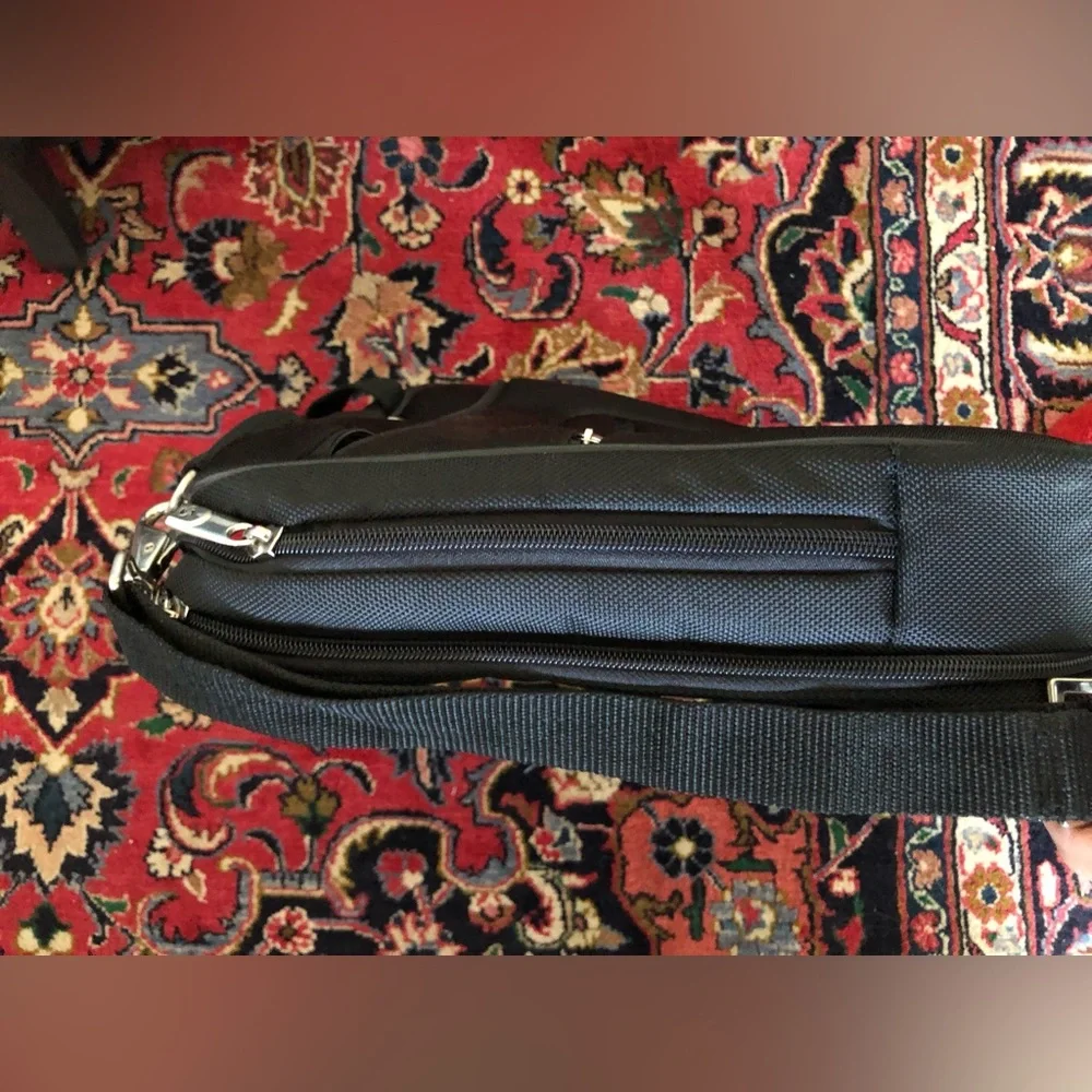 Samsonite 1910 Black Laptop Nylon Briefcase 17” Expandadle